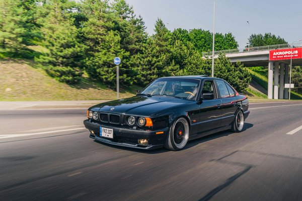 How can you optimize a dual-clutch transmission for smoother shifts in the UK?